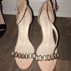Beautiful tan Aldo heels with gold accents!